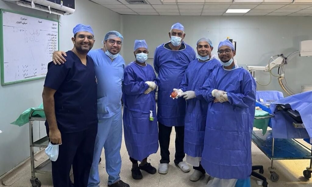 نجاح أول استئصال جذري للكلى بالمنظار داخل المجمع الطبي الدولي بالأقصر