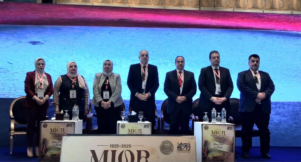 المستشفيات التعليمية تناقش أحدث المستجدات فى طب وجراحة العيون المستشفيات التعليمية تناقش أحدث المستجدات فى طب وجراحة العيون