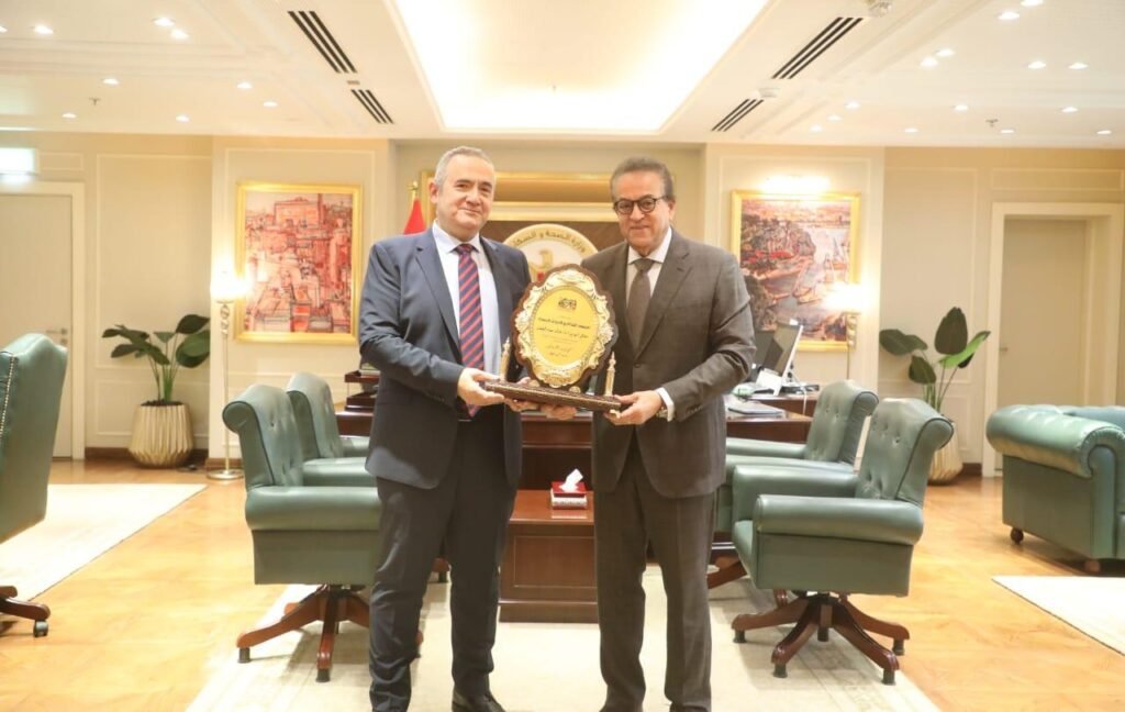 وزير الصحة يقود حراك تطوير المستشفيات التعليمية: قرارات تنظيمية ومالية لترقية الكوادر ورفع كفاءة الخدمة