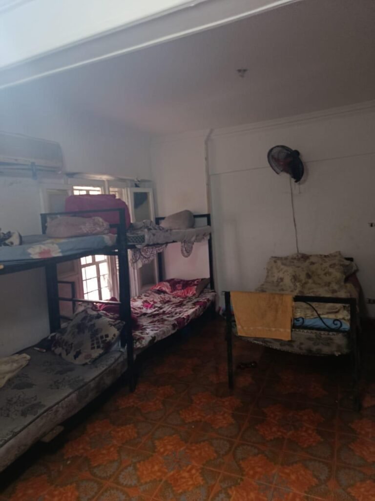 الصحة تُغلق مصحة غير مرخصة بالمريوطية وتحيل القائمين عليها للنيابة: لا تهاون مع استغلال مرضى الإدمان الصحة تُغلق مصحة غير مرخصة بالمريوطية وتحيل القائمين عليها للنيابة: لا تهاون مع استغلال مرضى الإدمان