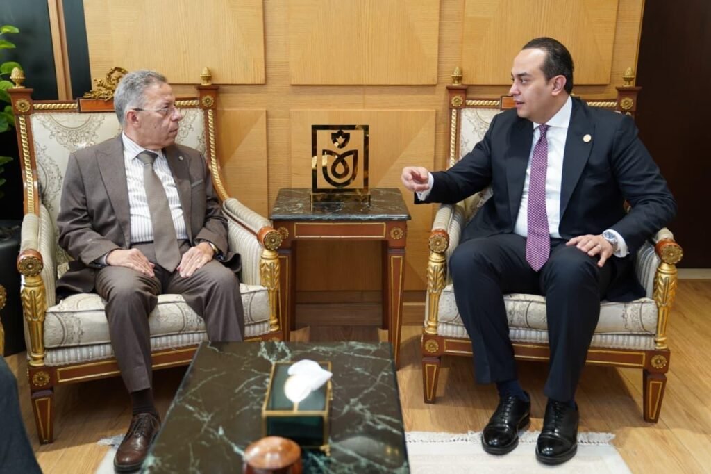 هيئة الرعاية الصحية ونقابة الأطباء تبحثان تعزيز التدريب الطبي وتبادل البيانات لدعم التأمين الصحي الشامل