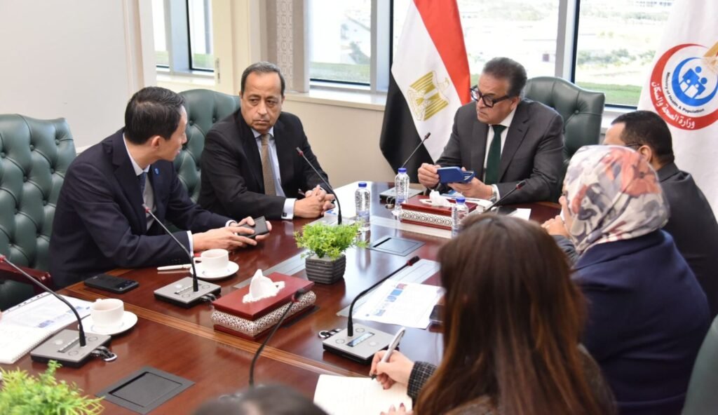 وزير الصحة يبحث مع «جيبتو فارما» وشركة صينية توطين صناعة الإنسولين في مصر