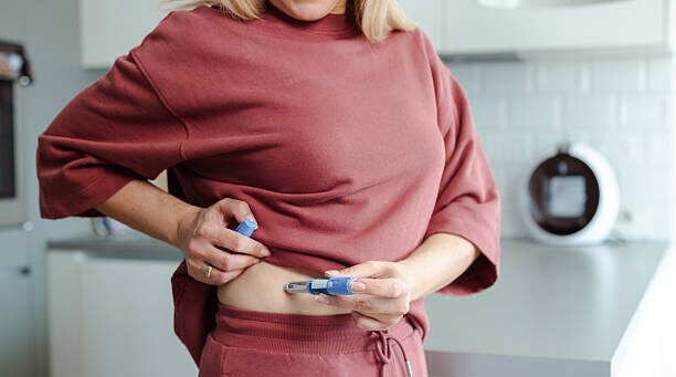 حرب “حقن التخسيس” تشتعل.. “نوفو نورديسك” تقاضي “هيمز آند هيرز” وتجبرها على سحب بديلها الرخيص